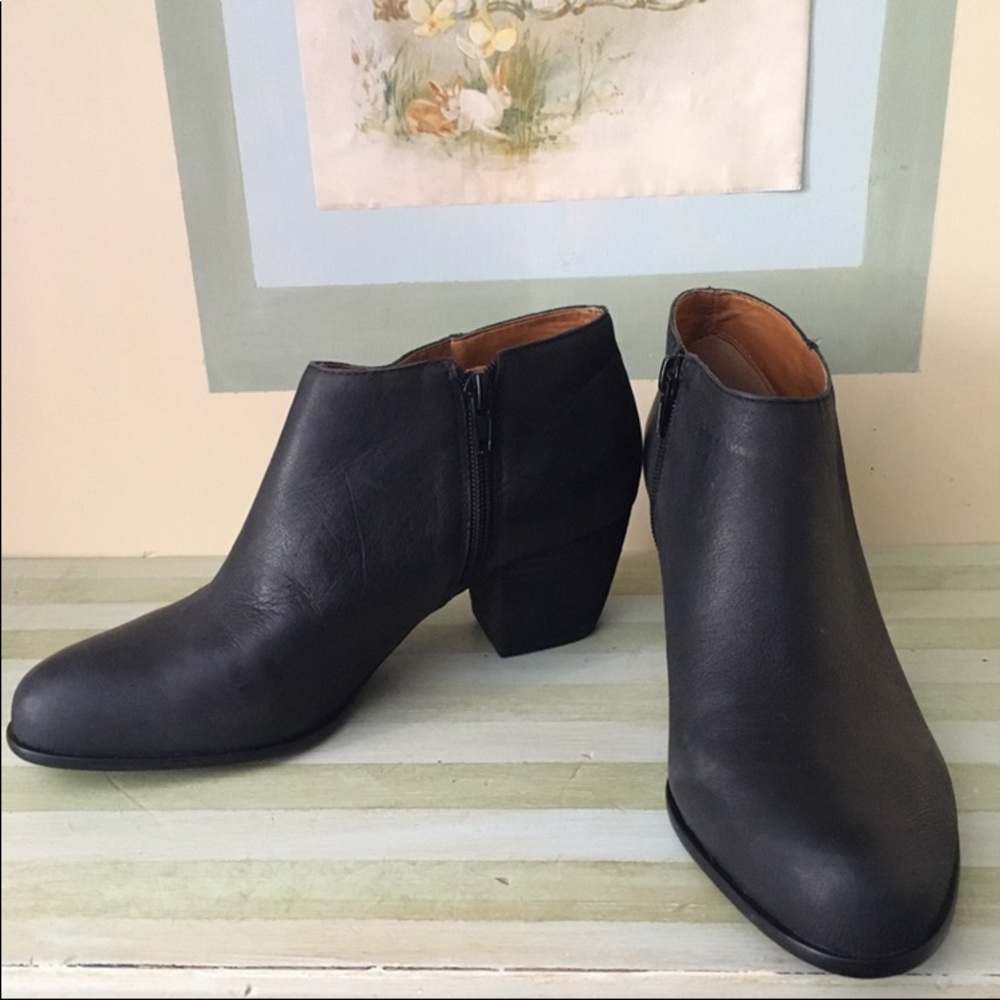 Lucky Brand Tolachina Women’s Ankle Booties